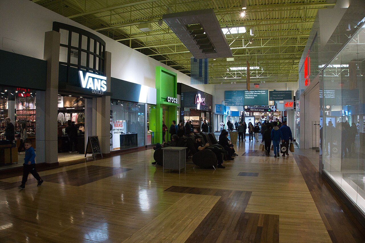 Vaughan Mills : transports, boutiques et visites en famille